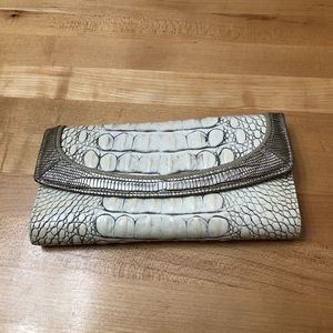 Fabulous 2-Tone Wallet!